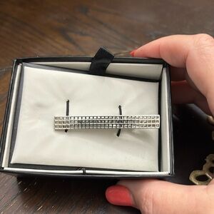NWT men’s / women’s tie clip silvertone checkered cut out